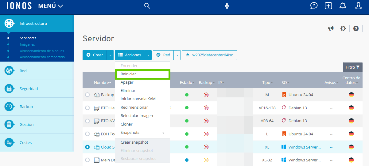 Captura de pantalla: en el área Infraestructura > Servidor del Cloud Panel, después de seleccionar un servidor, en la pestaña de acciones se muestra resaltada la opción para reiniciarlo
