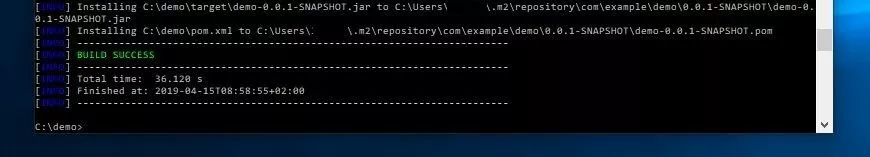 Imagen: Terminal de comandos de Windows: generar el archivo JAR con Maven.